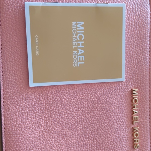 Michael Kors Large Zip Clutch Wristlet Genuine Lea - Picture 6 of 6